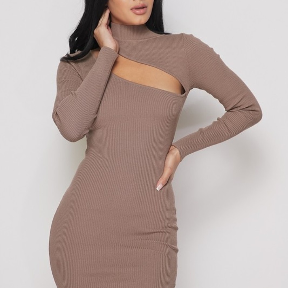 Slashed Dress - Picture 2 of 4